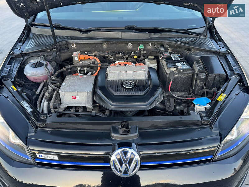 Хэтчбек Volkswagen e-Golf 2016 в Львове