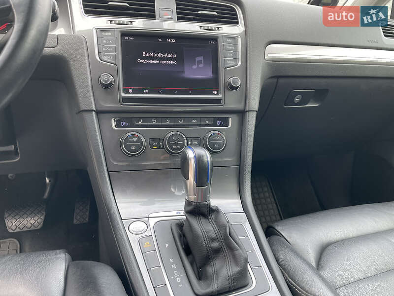 Хэтчбек Volkswagen e-Golf 2014 в Луцке фото 18 Хэтчбек Volkswagen e-Golf 2014 в Луцке
