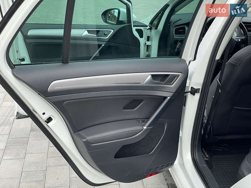 Хэтчбек Volkswagen e-Golf 2014 в Луцке фото 20 Хэтчбек Volkswagen e-Golf 2014 в Луцке