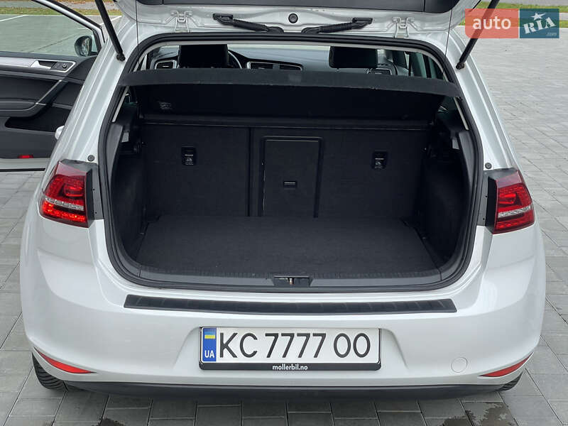 Хэтчбек Volkswagen e-Golf 2014 в Луцке фото 22 Хэтчбек Volkswagen e-Golf 2014 в Луцке