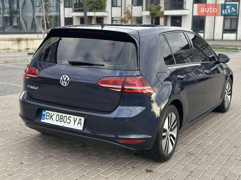 Хетчбек Volkswagen e-Golf 2015 в Рівному