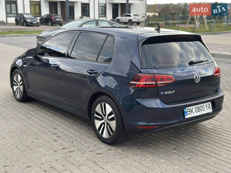 Хетчбек Volkswagen e-Golf 2015 в Рівному