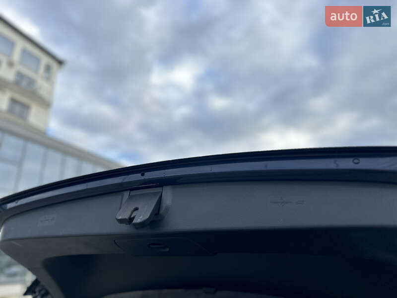 Хетчбек Volkswagen e-Golf 2015 в Рівному