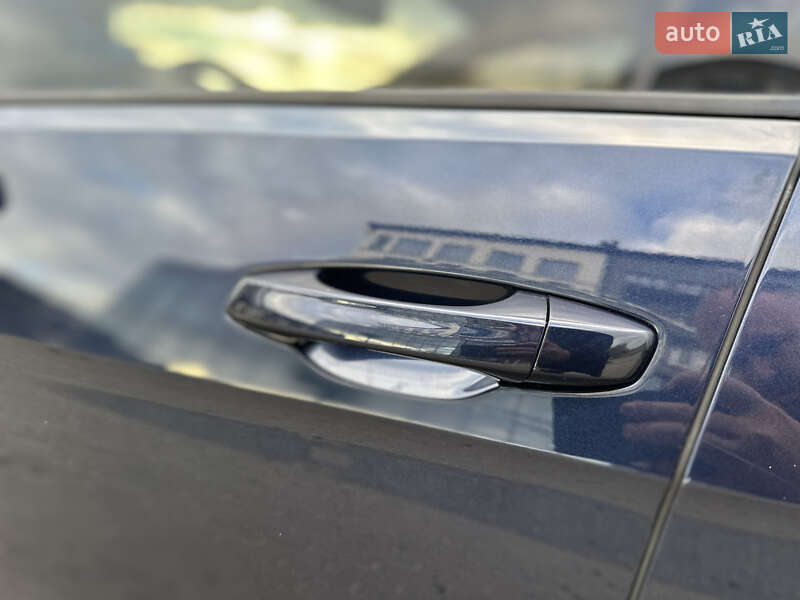 Хетчбек Volkswagen e-Golf 2015 в Рівному