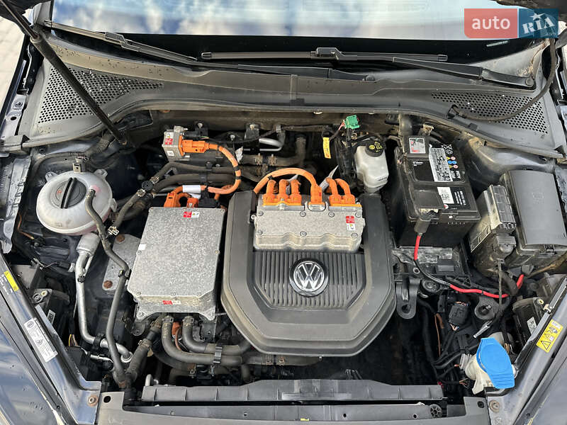 Хетчбек Volkswagen e-Golf 2015 в Рівному
