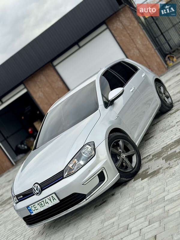 Volkswagen e-Golf 2015