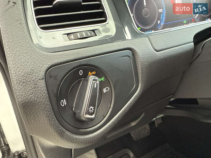 Хетчбек Volkswagen e-Golf 2018 в Рівному