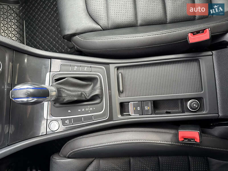 Хетчбек Volkswagen e-Golf 2018 в Рівному