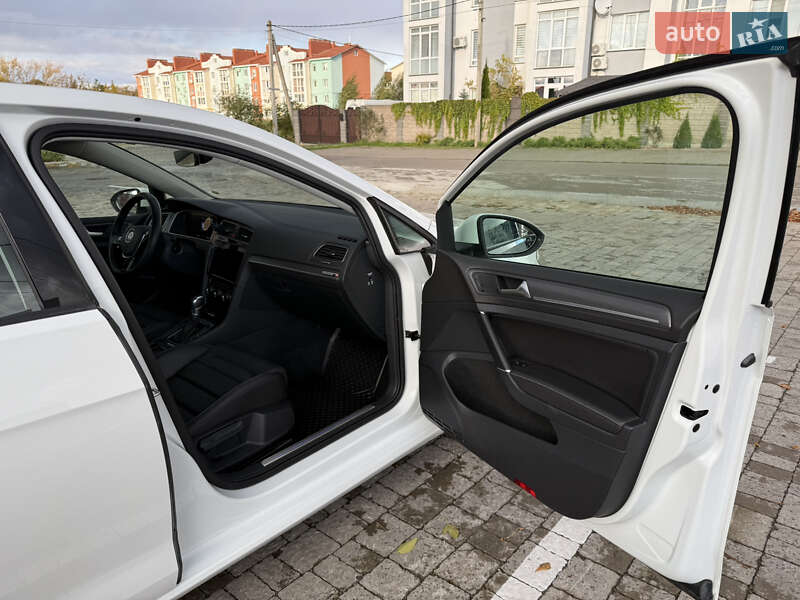 Хетчбек Volkswagen e-Golf 2018 в Рівному