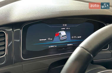 Хэтчбек Volkswagen e-Golf 2017 в 