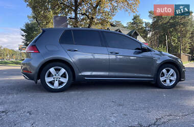 Хэтчбек Volkswagen e-Golf 2017 в 