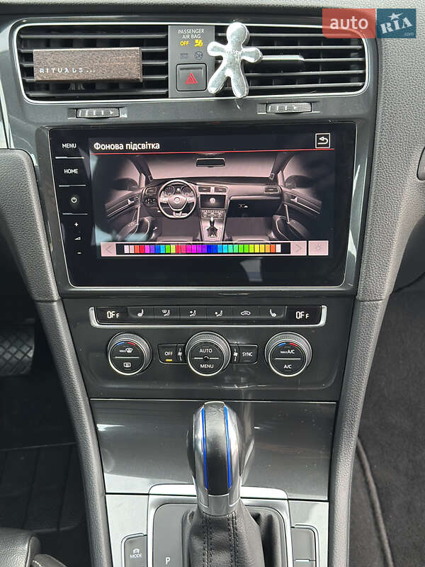 Хэтчбек Volkswagen e-Golf 2019 в Ужгороде