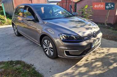 Хэтчбек Volkswagen e-Golf 2015 в Сумах