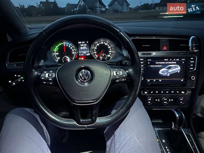 Хэтчбек Volkswagen e-Golf 2014 в Луцке