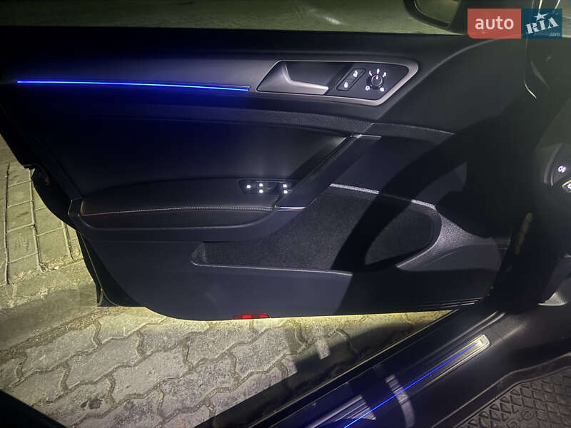 Хэтчбек Volkswagen e-Golf 2016 в Львове