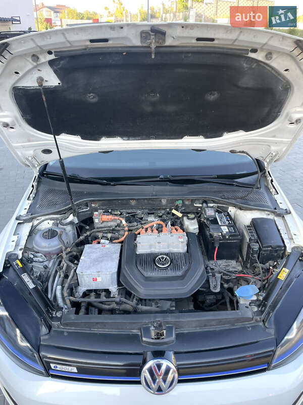 Хетчбек Volkswagen e-Golf 2015 в Харкові