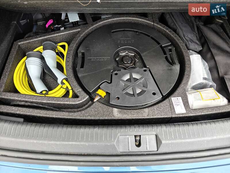 Хэтчбек Volkswagen e-Golf 2015 в Ивано-Франковске