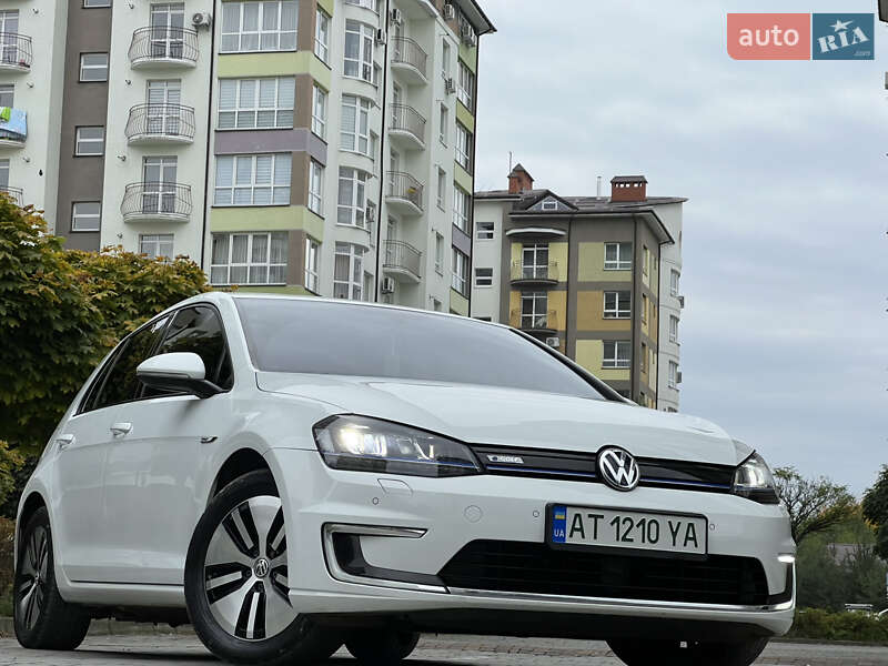 Хетчбек Volkswagen e-Golf 2015 в Івано-Франківську