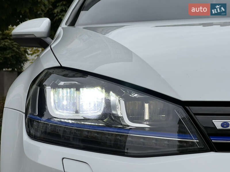 Хетчбек Volkswagen e-Golf 2015 в Івано-Франківську