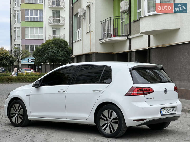 Хетчбек Volkswagen e-Golf 2015 в Івано-Франківську