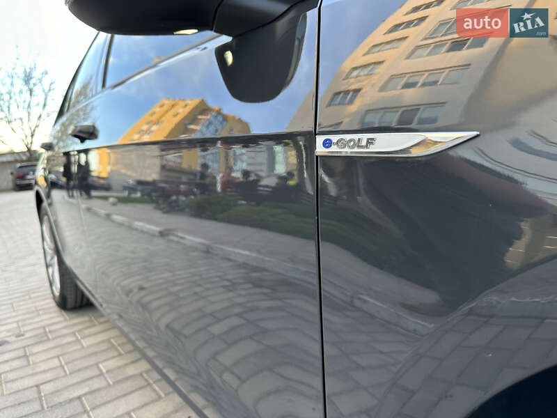 Хетчбек Volkswagen e-Golf 2015 в Кам'янець-Подільському