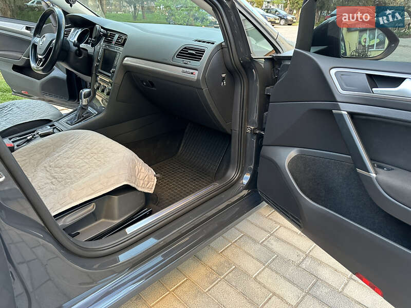 Хетчбек Volkswagen e-Golf 2015 в Кам'янець-Подільському