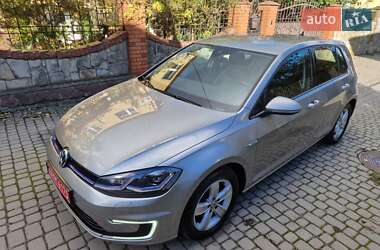 Хэтчбек Volkswagen e-Golf 2017 в 