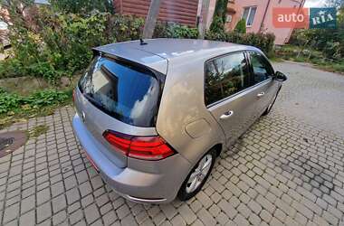 Хэтчбек Volkswagen e-Golf 2017 в 