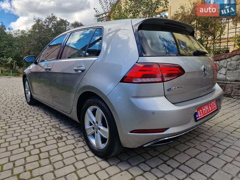 Хэтчбек Volkswagen e-Golf 2017 в Львове фото 24 Хэтчбек Volkswagen e-Golf 2017 в Львове