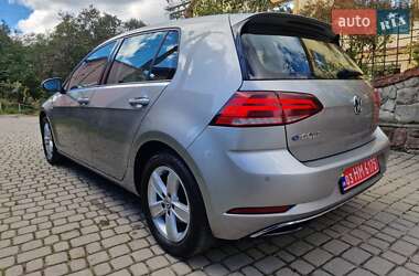 Хэтчбек Volkswagen e-Golf 2017 в 