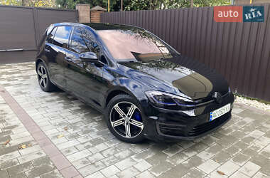 Хетчбек Volkswagen e-Golf 2019 в Сваляві