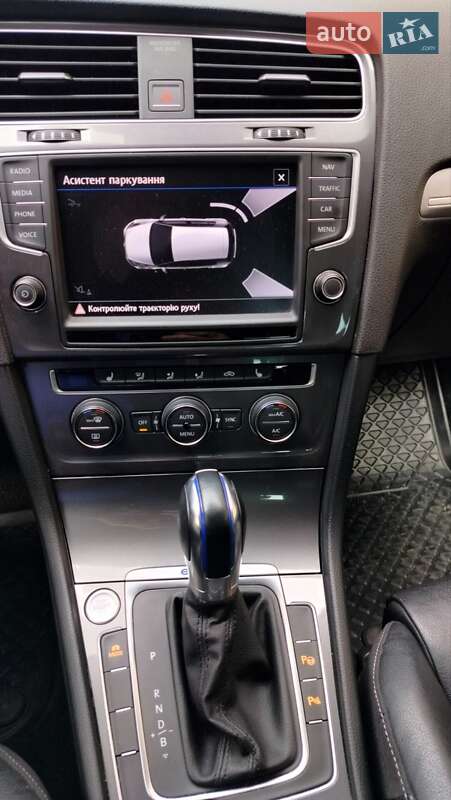 Хэтчбек Volkswagen e-Golf 2016 в Дублянах