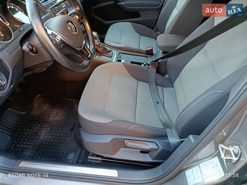 Хэтчбек Volkswagen e-Golf 2015 в Ивано-Франковске