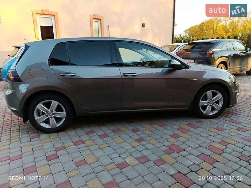 Хэтчбек Volkswagen e-Golf 2015 в Ивано-Франковске