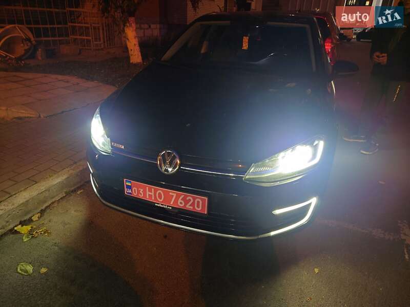 Хетчбек Volkswagen e-Golf 2017 в Луцьку
