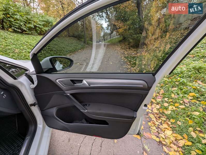 Хетчбек Volkswagen e-Golf 2018 в Рівному