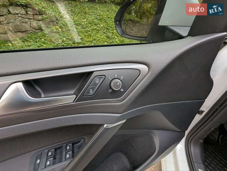 Хетчбек Volkswagen e-Golf 2018 в Рівному