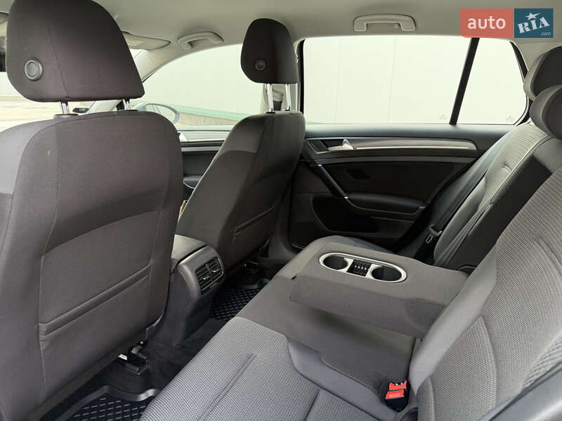 Хэтчбек Volkswagen e-Golf 2018 в Виннице