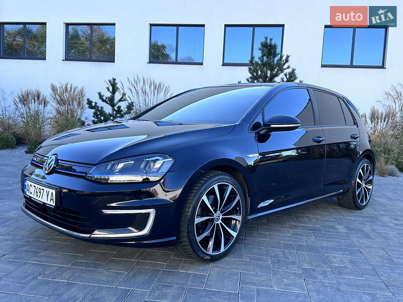 Хэтчбек Volkswagen e-Golf 2015 в Луцке фото Хэтчбек Volkswagen e-Golf 2015 в Луцке