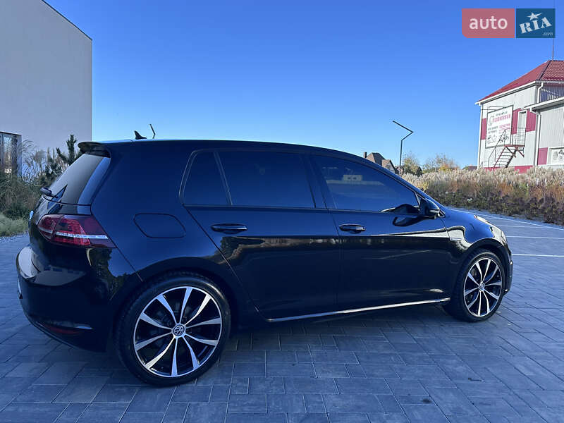 Хэтчбек Volkswagen e-Golf 2015 в Луцке фото 14 Хэтчбек Volkswagen e-Golf 2015 в Луцке