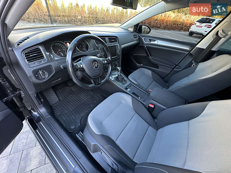 Хэтчбек Volkswagen e-Golf 2015 в Луцке фото 24 Хэтчбек Volkswagen e-Golf 2015 в Луцке