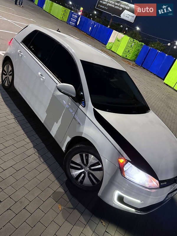 Хэтчбек Volkswagen e-Golf 2016 в Умани