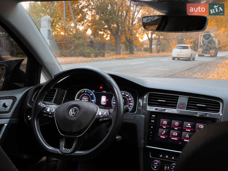 Хетчбек Volkswagen e-Golf 2019 в Рівному