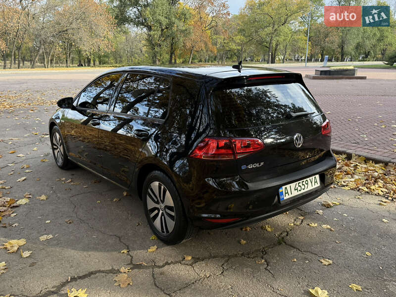 Хэтчбек Volkswagen e-Golf 2015 в Кропивницком