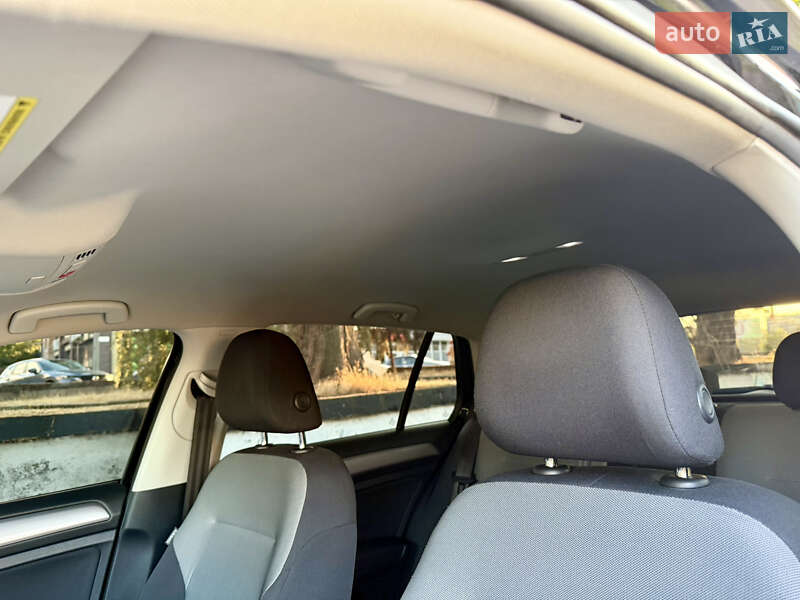 Хэтчбек Volkswagen e-Golf 2015 в Кропивницком