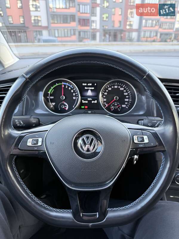 Хетчбек Volkswagen e-Golf 2020 в Тернополі