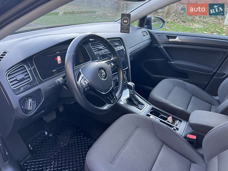 Хэтчбек Volkswagen e-Golf 2019 в Ровно
