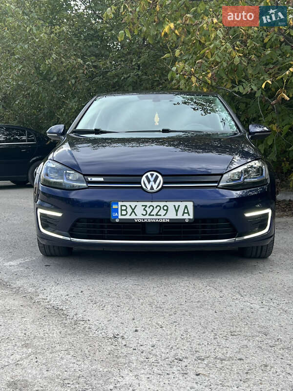 Хэтчбек Volkswagen e-Golf 2019 в 