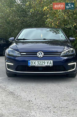 Хэтчбек Volkswagen e-Golf 2019 в 
