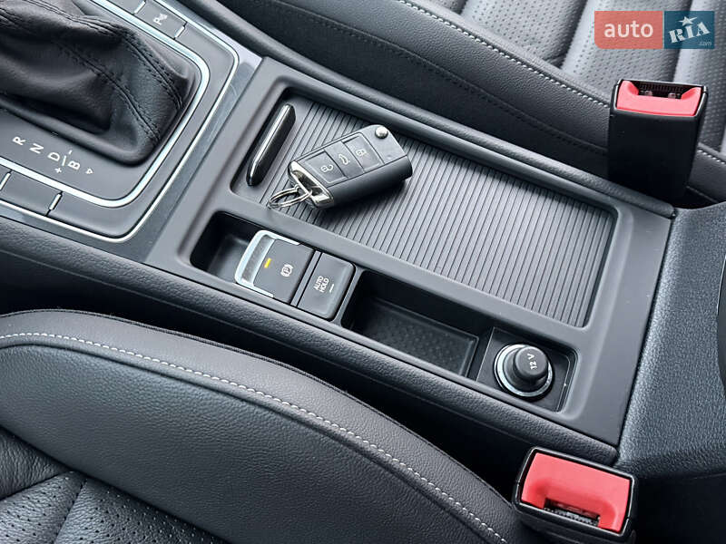 Хэтчбек Volkswagen e-Golf 2020 в Ровно